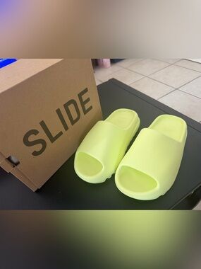 Adidas Yeezy Slide Glow Green HQ6447 Size 5 New DS w/ Box Authentic